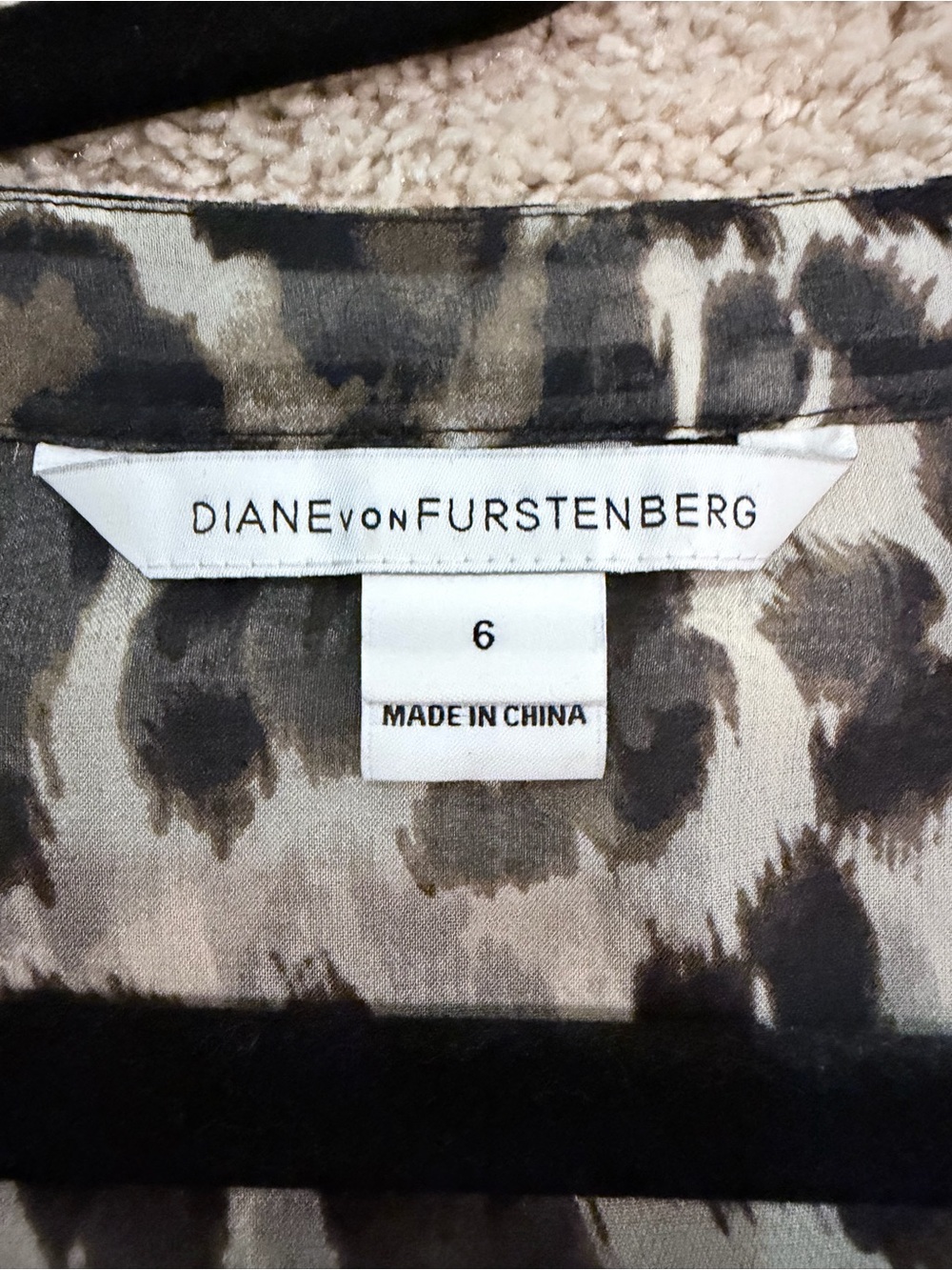 Silk Diane von Furstenberg top- size 6 100% silk - Picture 2 of 5